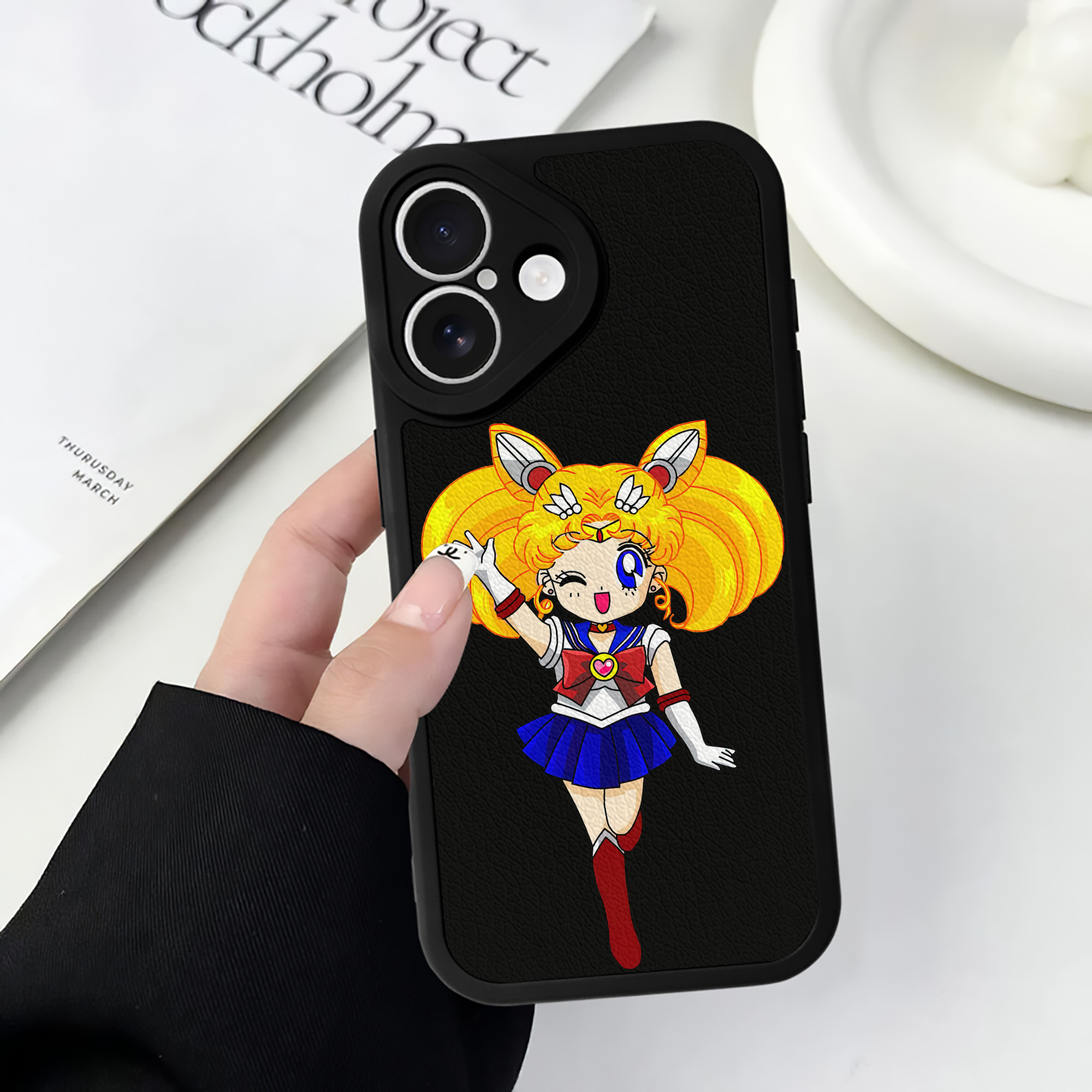 （画像用） 美少女戦士セーラームーン 月野 うさぎ つきの うさぎ Sailor Moon Tsukino Usagi 【iPhone 16シリーズ対応】シリコンスマホケース（レザー調） 材質：シリコン
